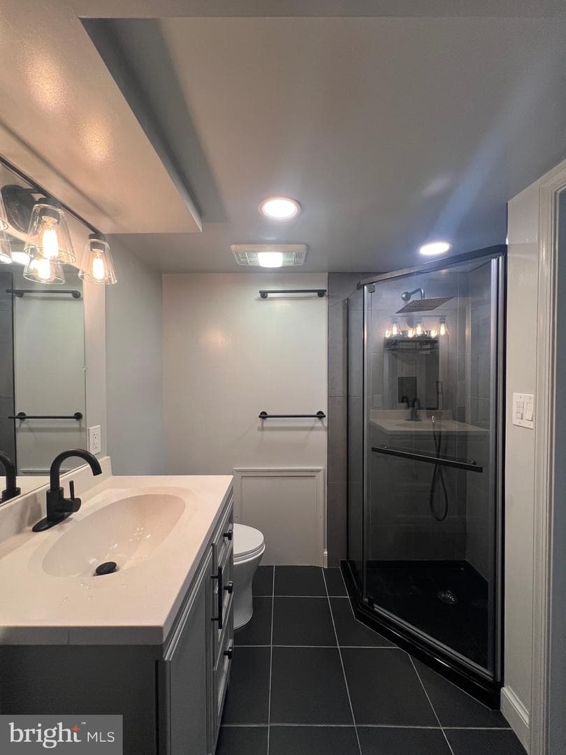 8107 Chester Street photo 65