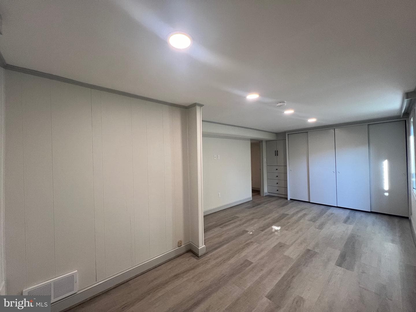 8107 Chester Street photo 68