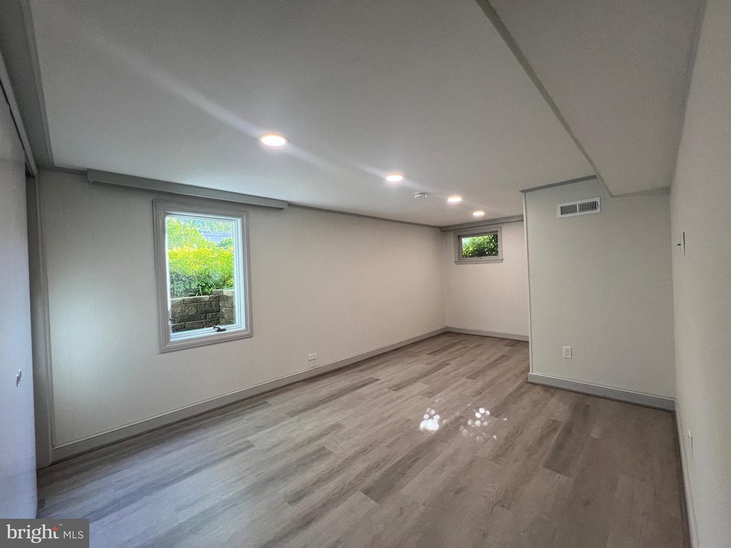 8107 Chester Street photo 69