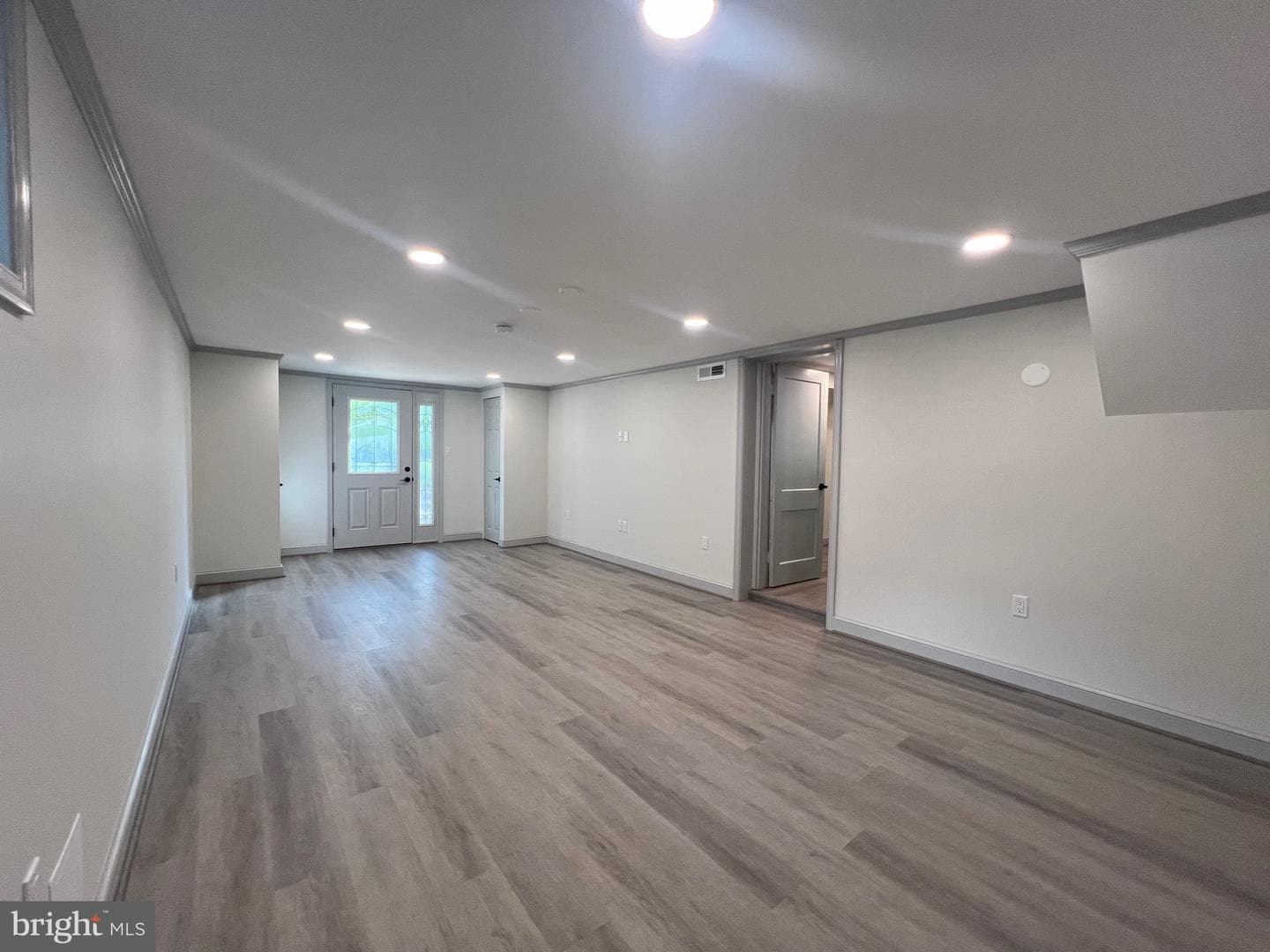 8107 Chester Street photo 72