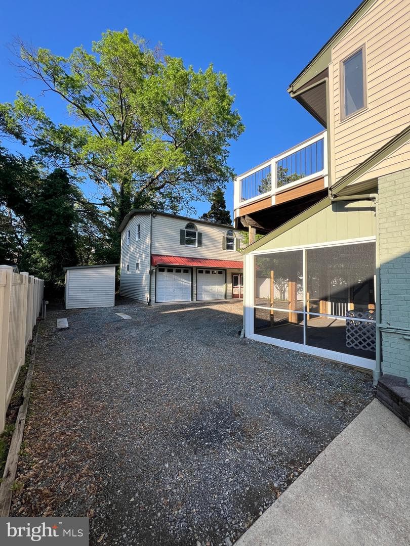 8107 Chester Street photo 8