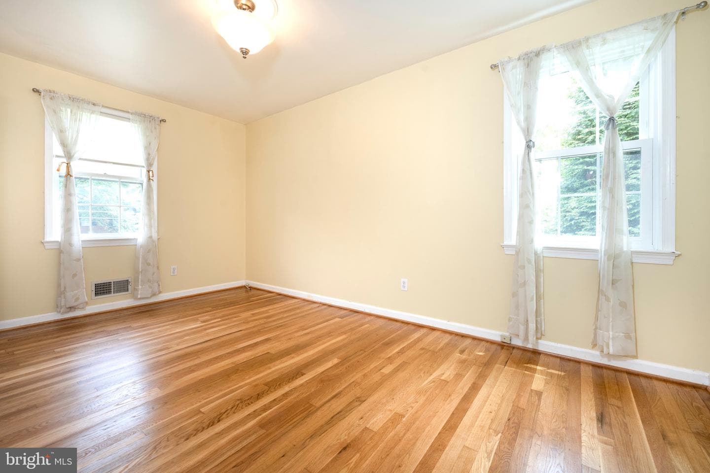 824 Aster Boulevard photo 10