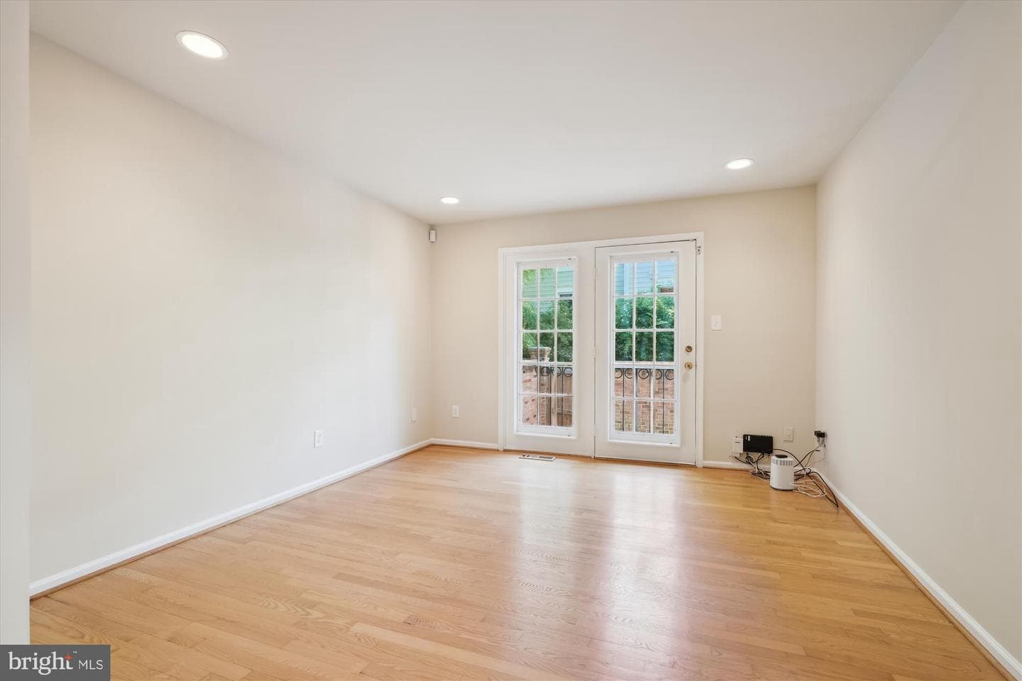 10924 Bloomingdale Drive photo 19