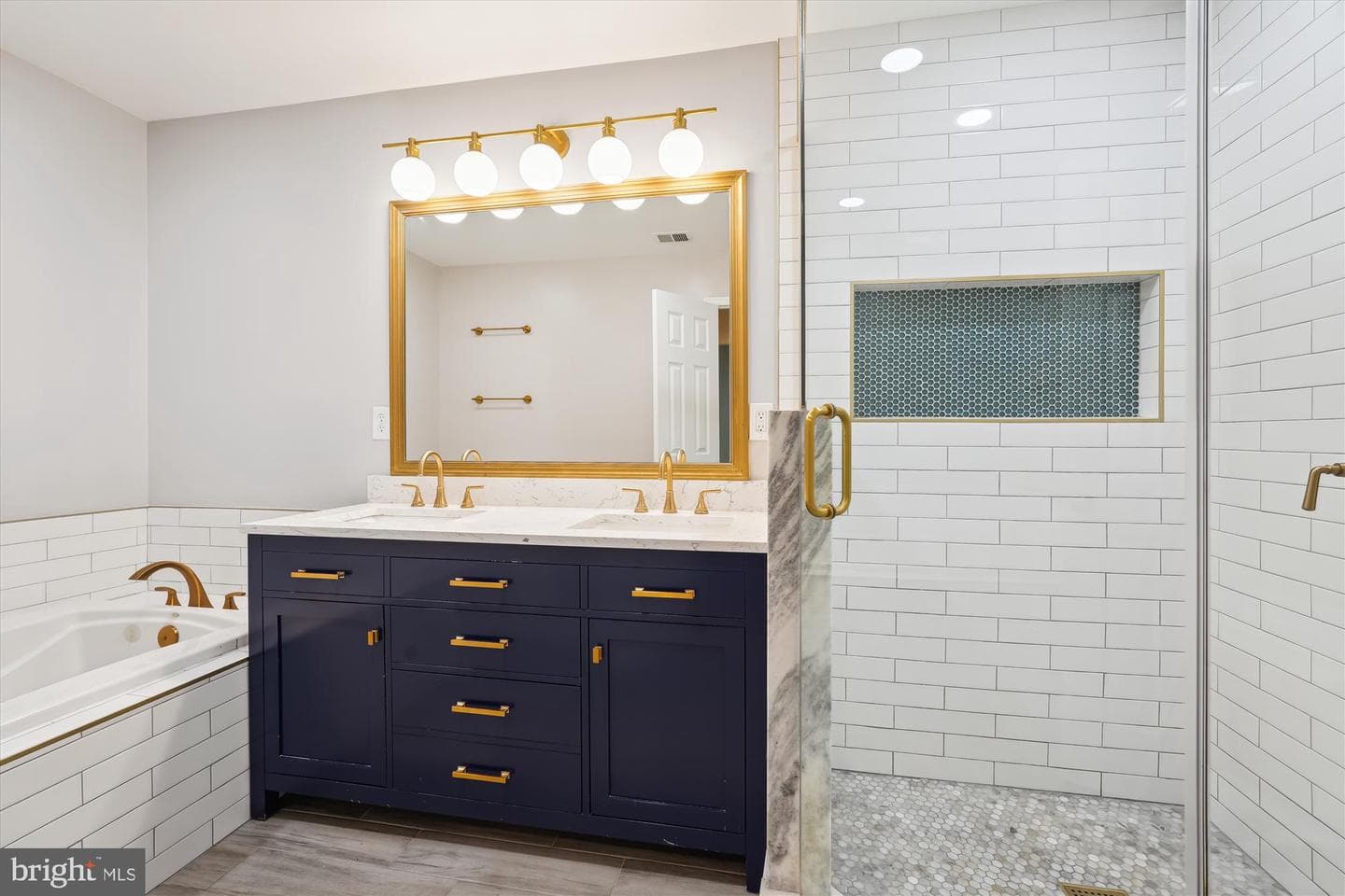 10924 Bloomingdale Drive photo 26