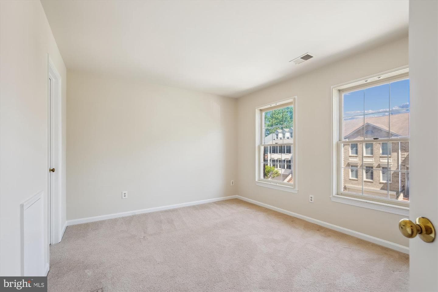 10924 Bloomingdale Drive photo 29
