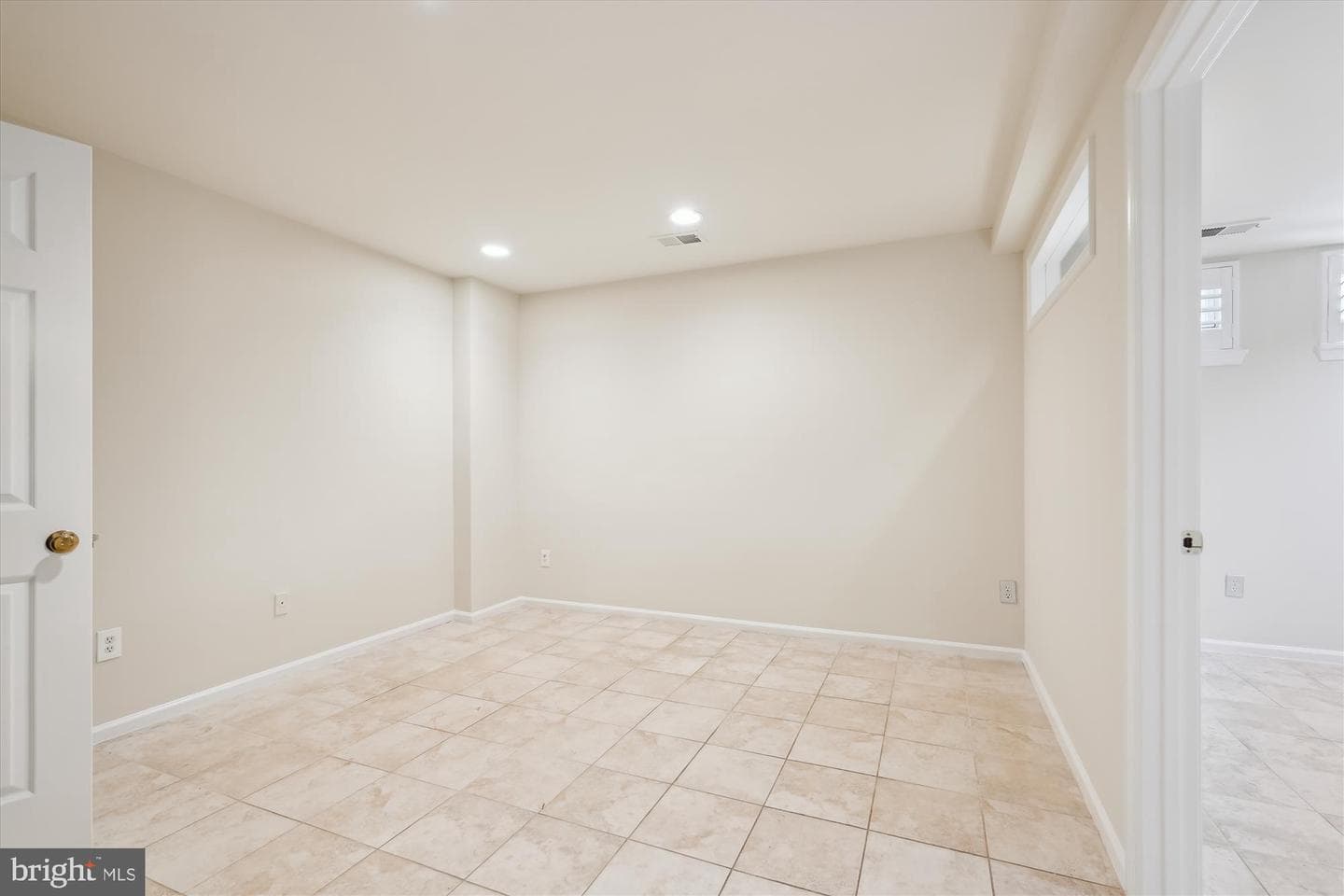 10924 Bloomingdale Drive photo 30