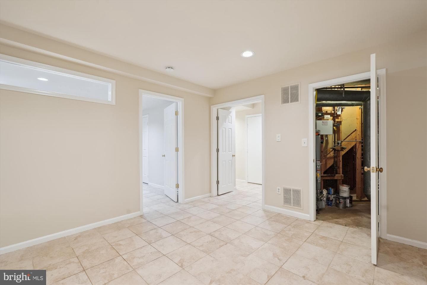 10924 Bloomingdale Drive photo 31