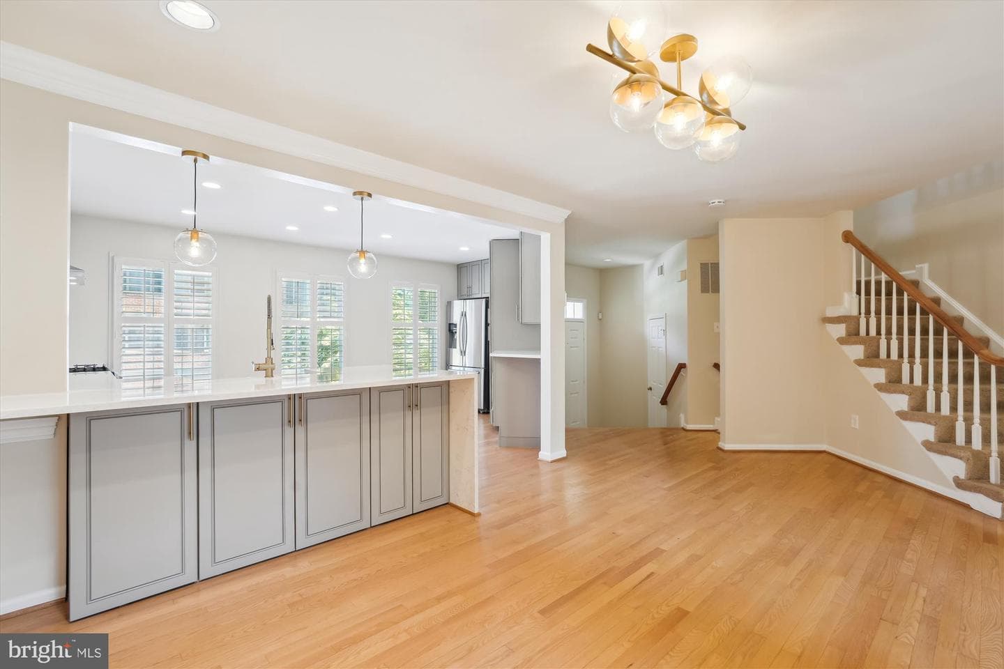 10924 Bloomingdale Drive photo 8
