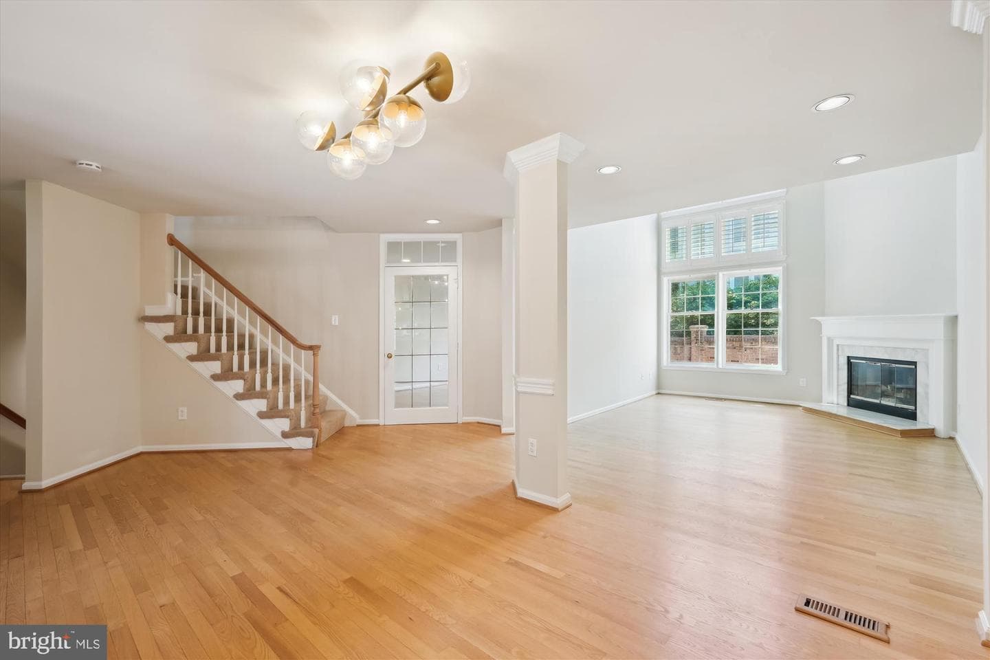 10924 Bloomingdale Drive photo 9