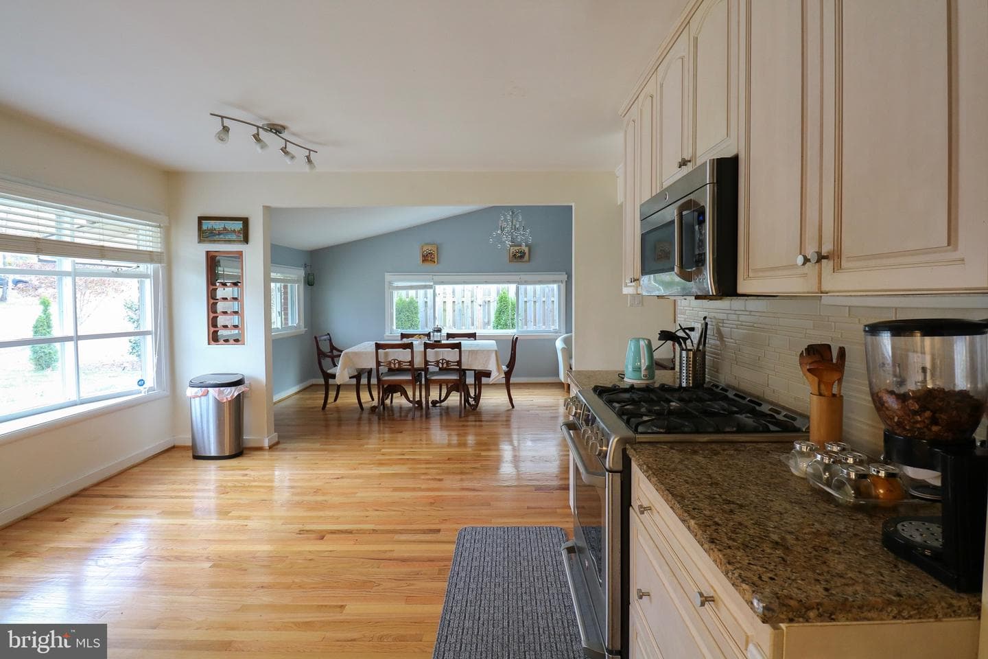 322 Mount Vernon Place photo 9