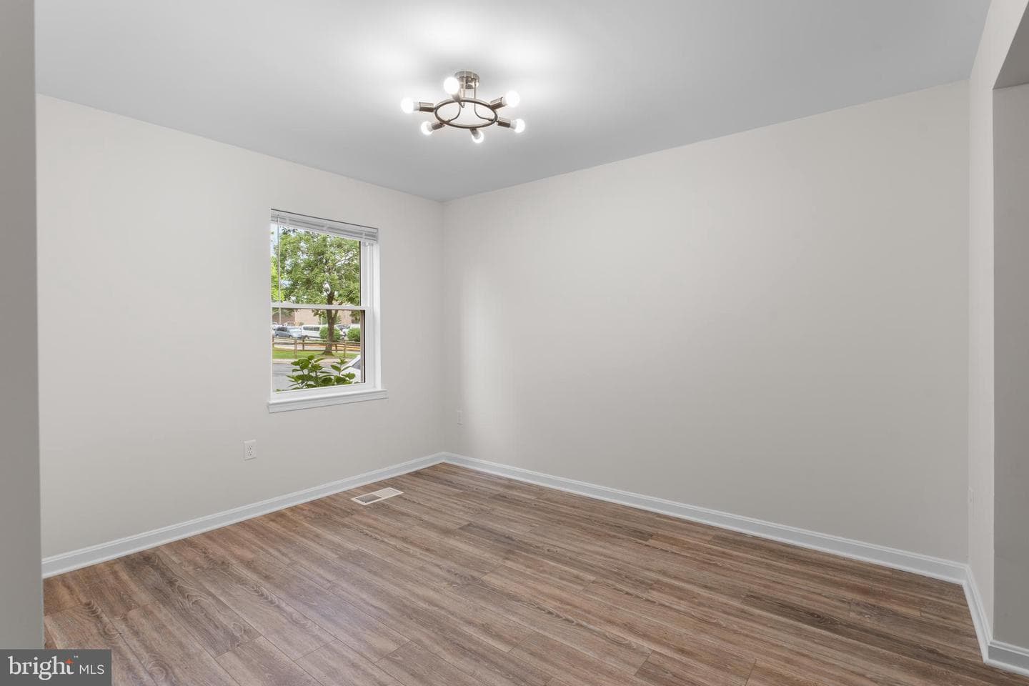 662 West Side Drive #1-H photo 9