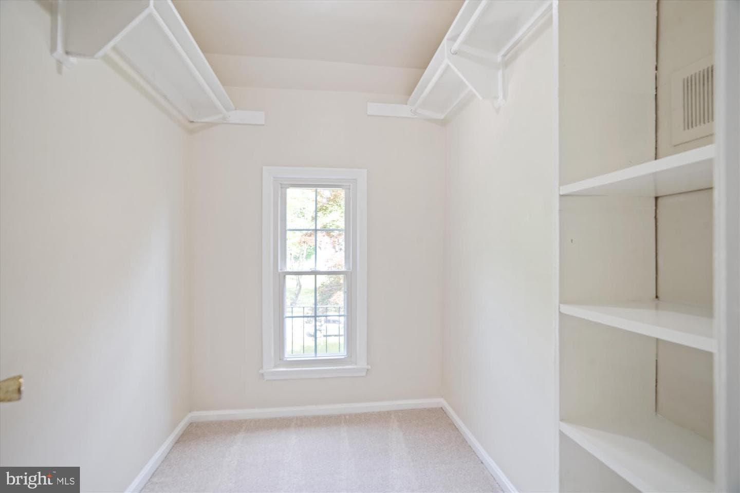 4826 Cherry Valley Drive photo 34