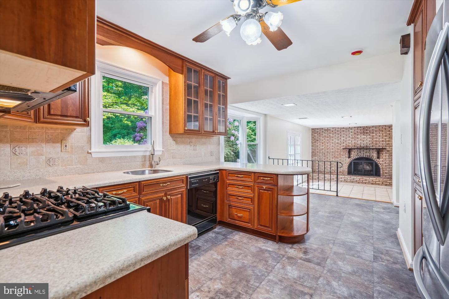 4826 Cherry Valley Drive photo 9