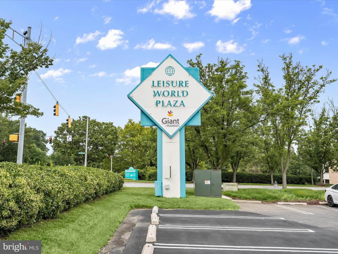 15107 Interlachen Drive #2-919 photo 33