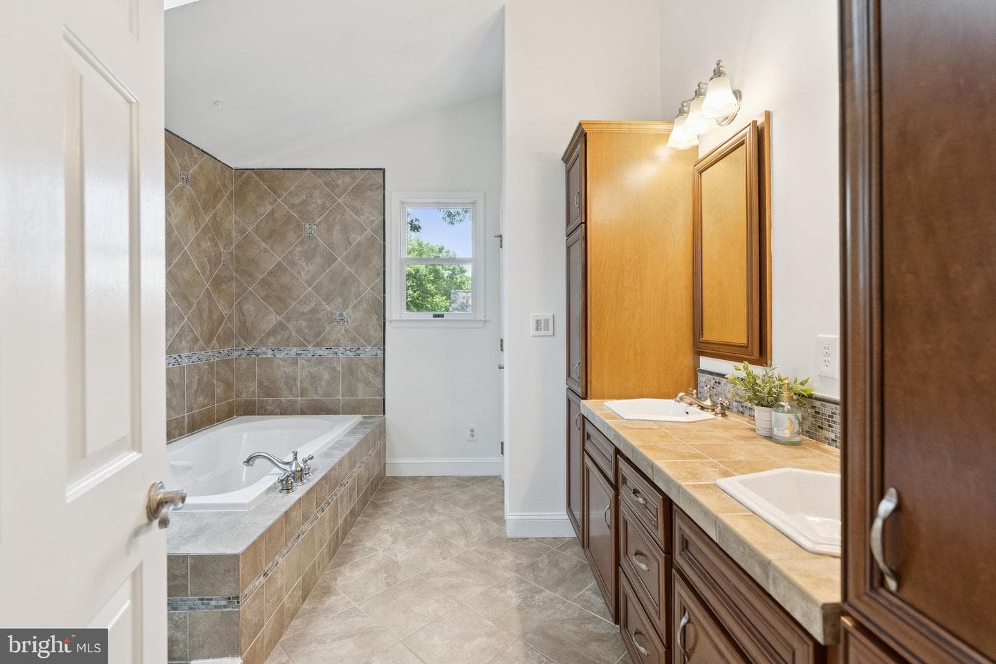 314 Beall Avenue photo 22
