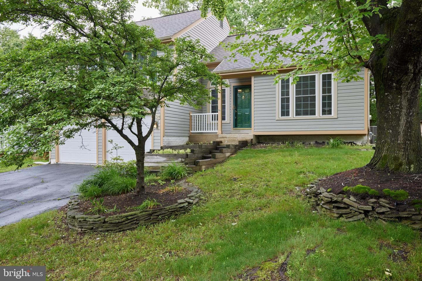 2723 Deer Ridge Drive photo 3