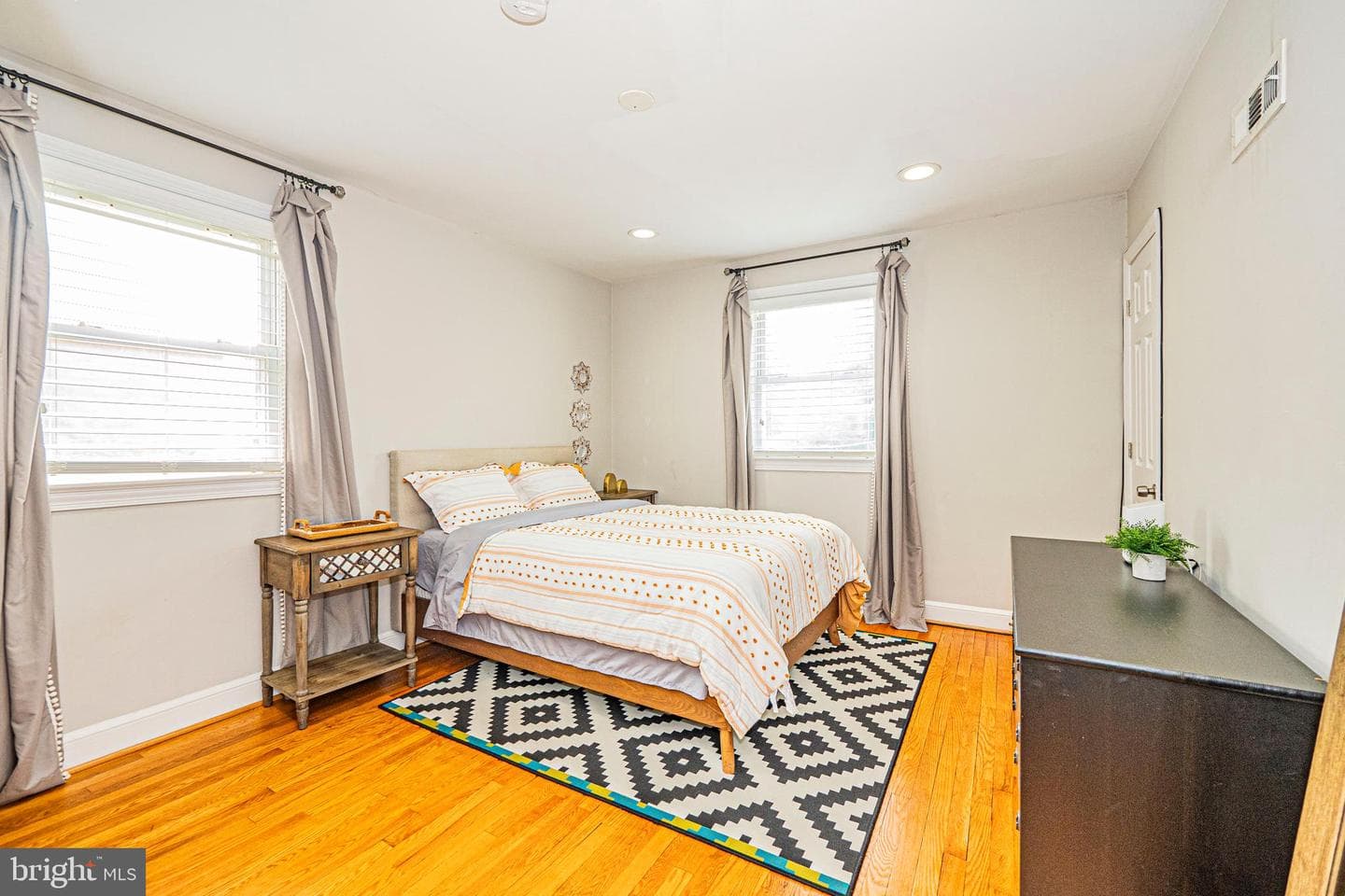 10021 Lorain Avenue photo 28