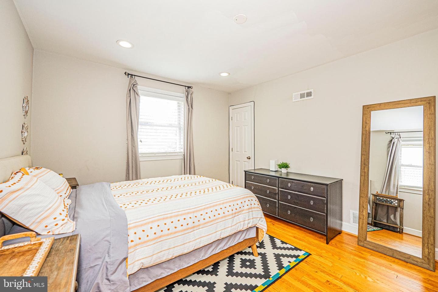 10021 Lorain Avenue photo 29