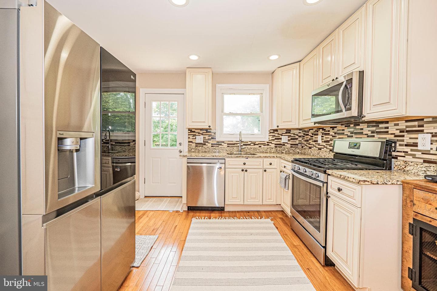 10021 Lorain Avenue photo 9