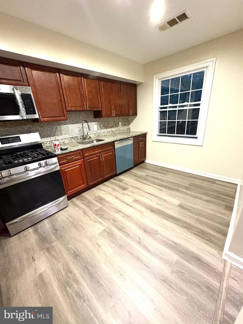 788 Quince Orchard Boulevard #202 photo 9