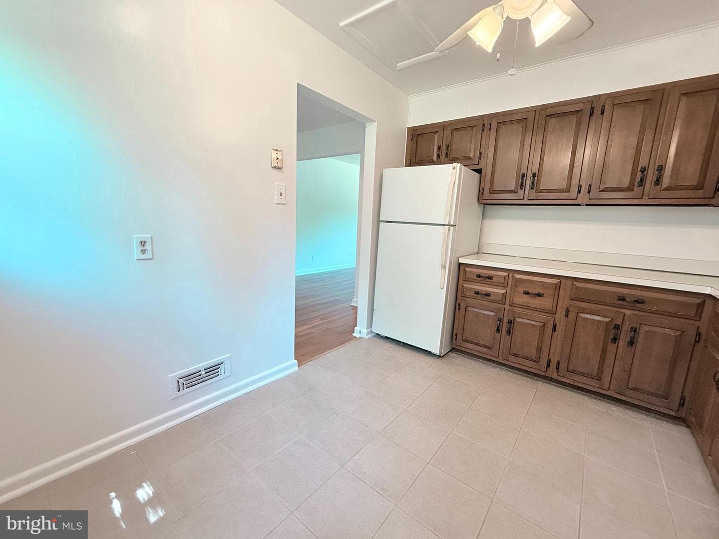 12115 Hunters Lane photo 10