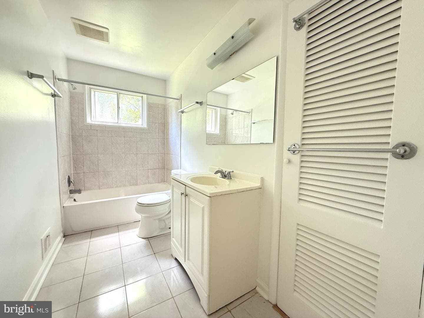 12115 Hunters Lane photo 12