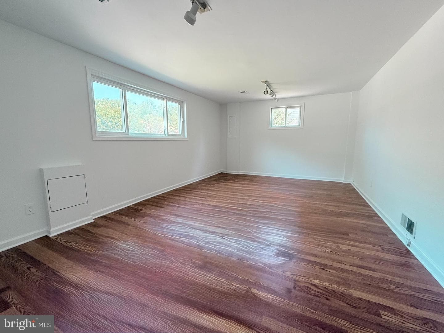 12115 Hunters Lane photo 16