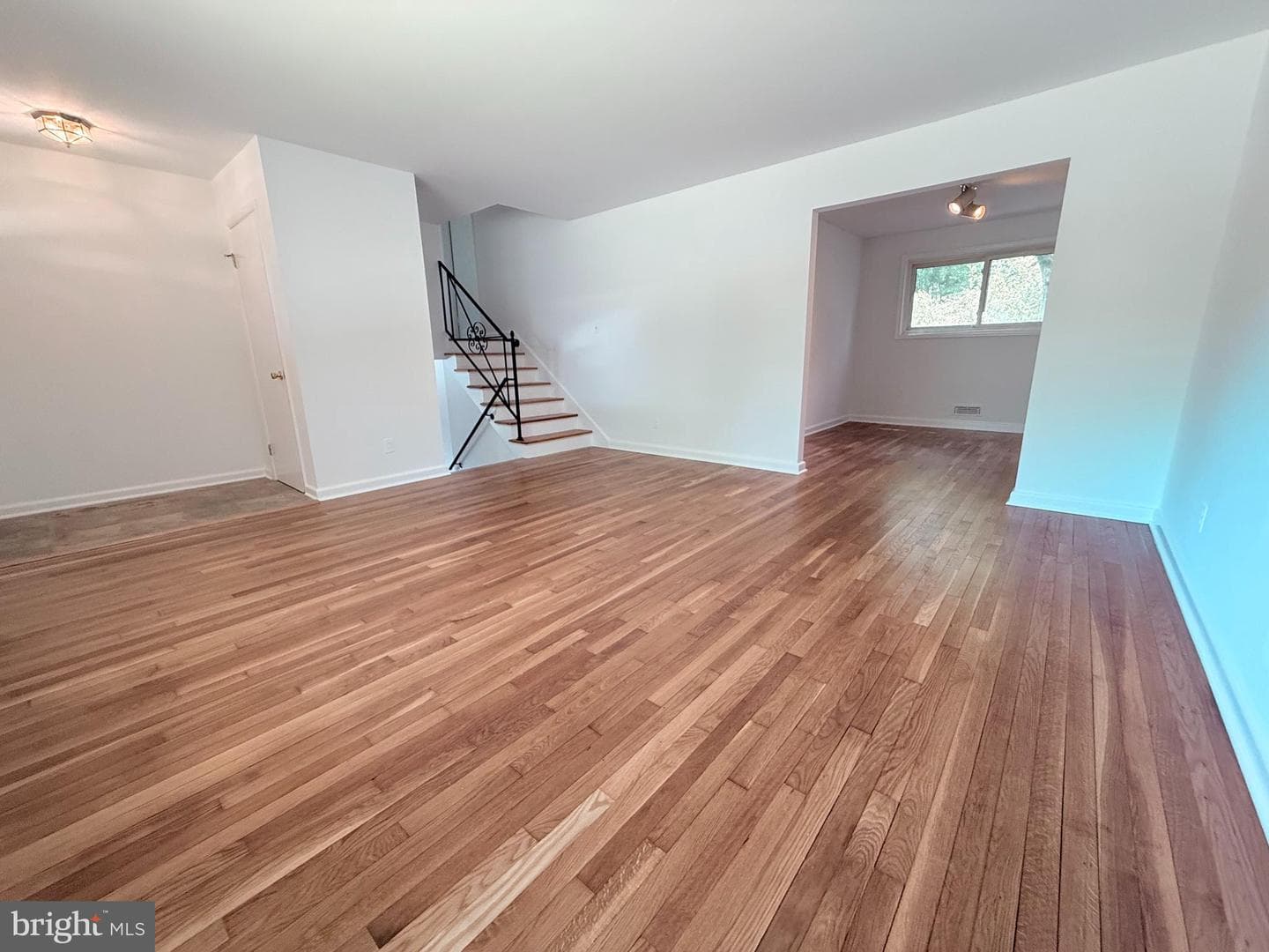 12115 Hunters Lane photo 5