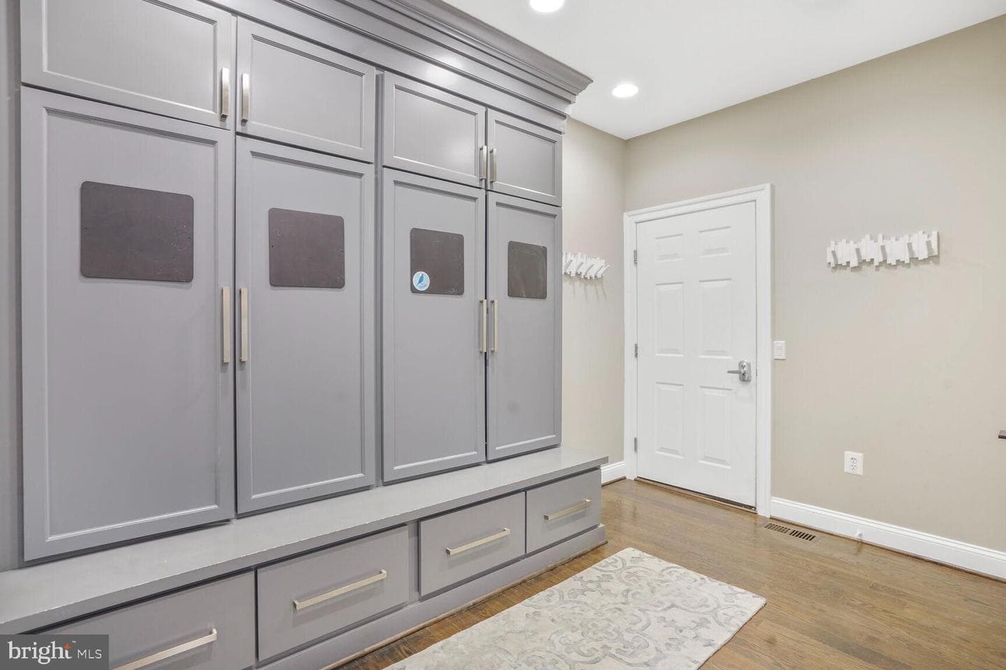 10701 Hunting Lane photo 30