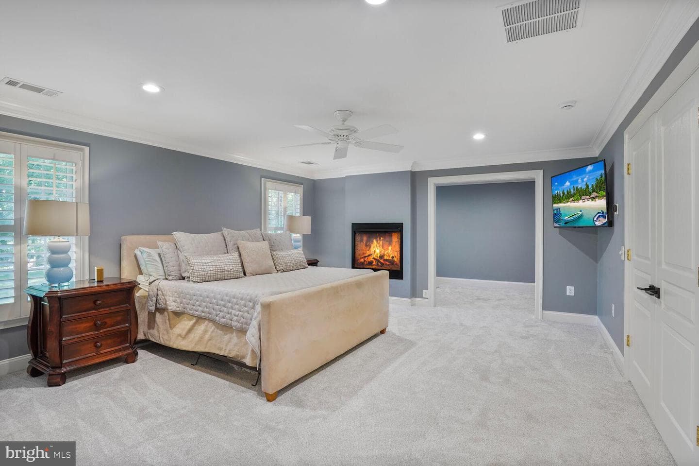 10701 Hunting Lane photo 37