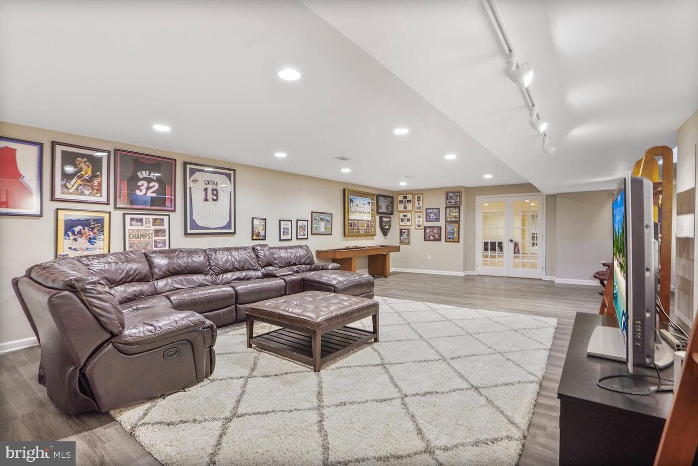 10701 Hunting Lane photo 63