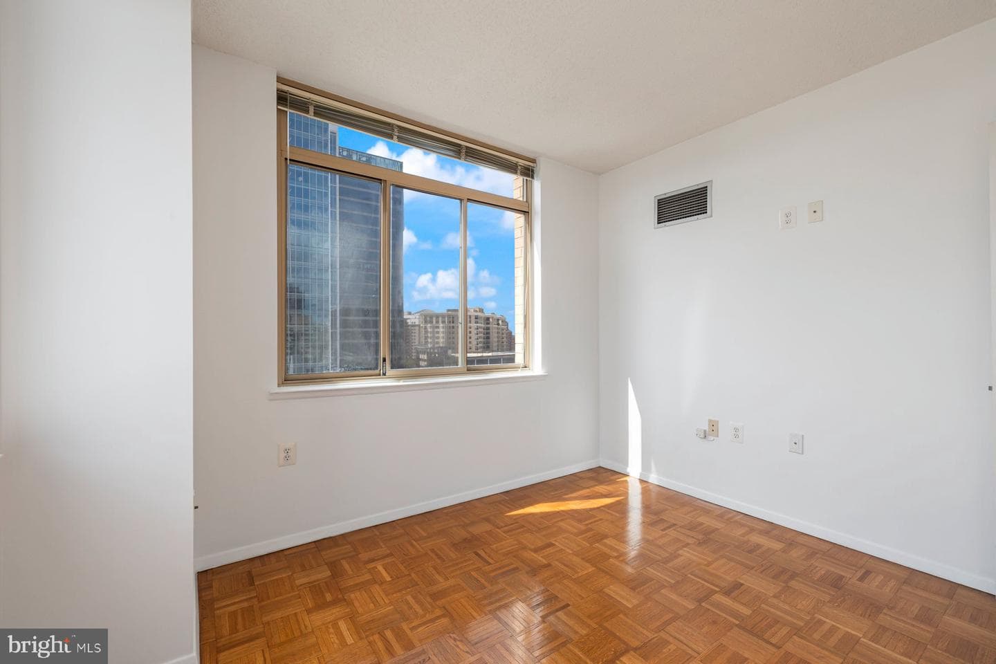 4801 Fairmont Avenue #804 photo 27
