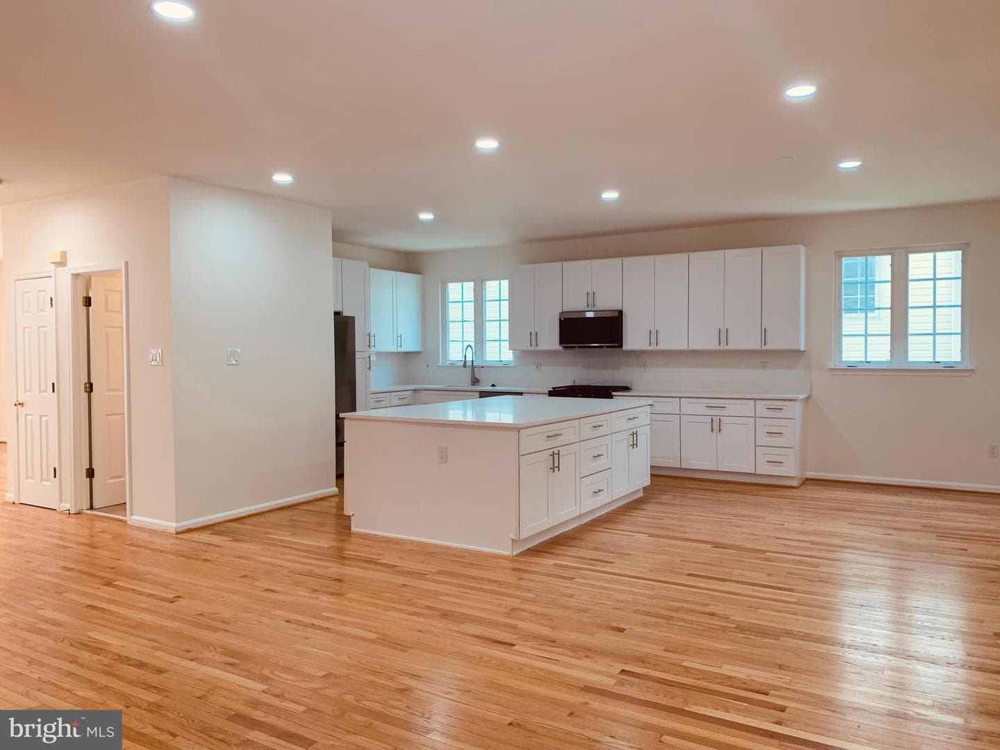 18112 Coachmans Road photo 8