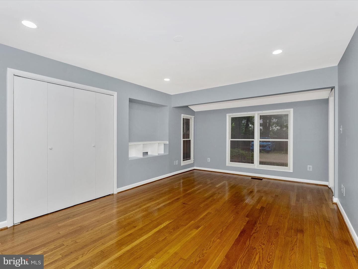 2264 Glenmore Terrace photo 21