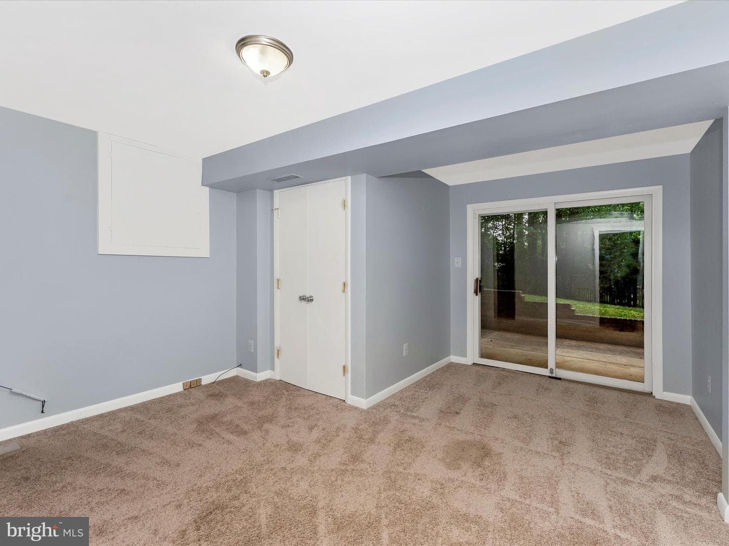 2264 Glenmore Terrace photo 37