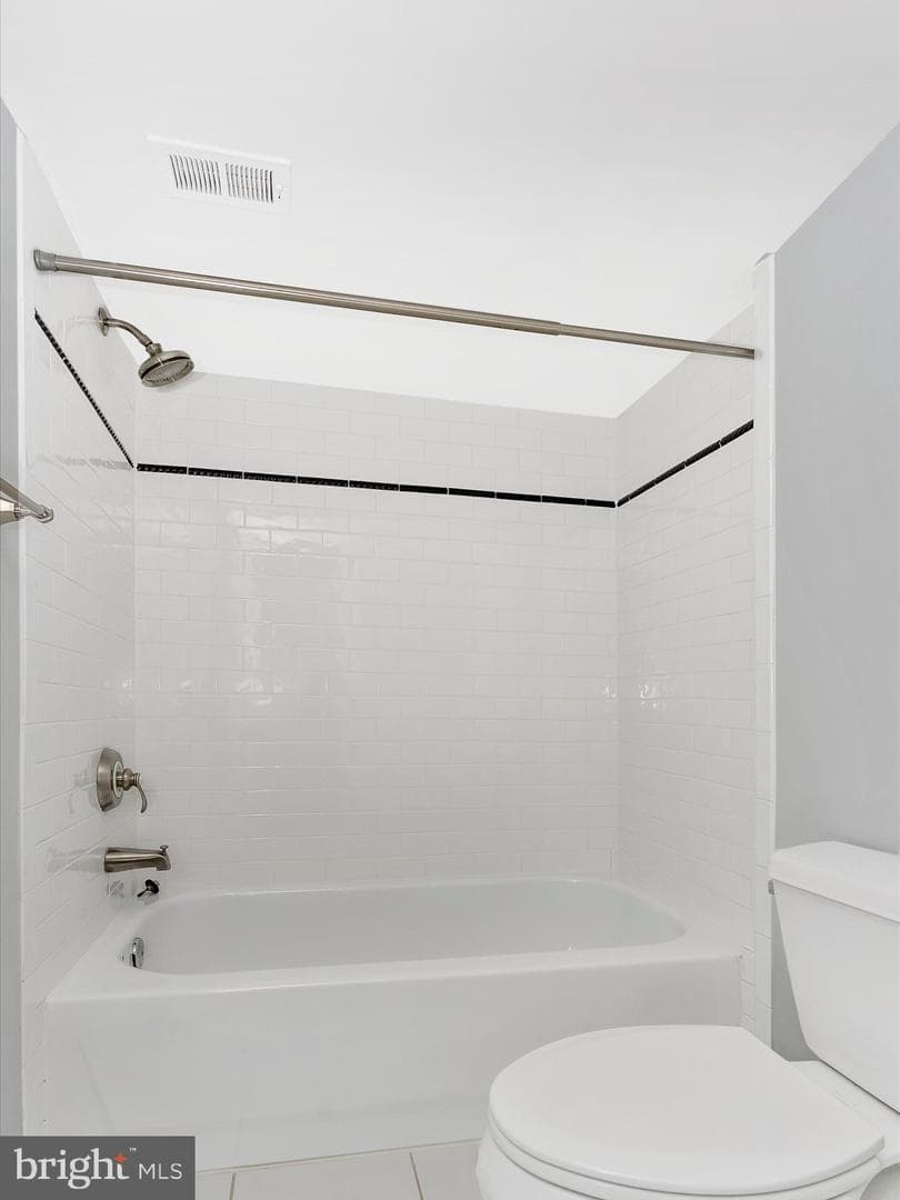 2264 Glenmore Terrace photo 40
