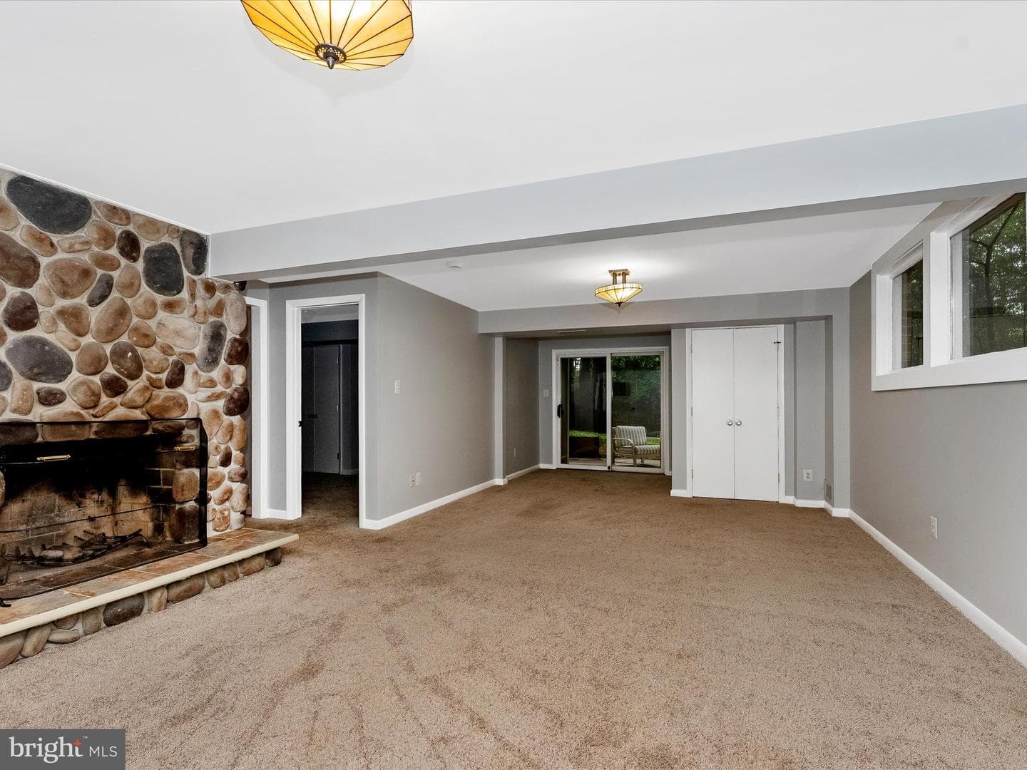 2264 Glenmore Terrace photo 43