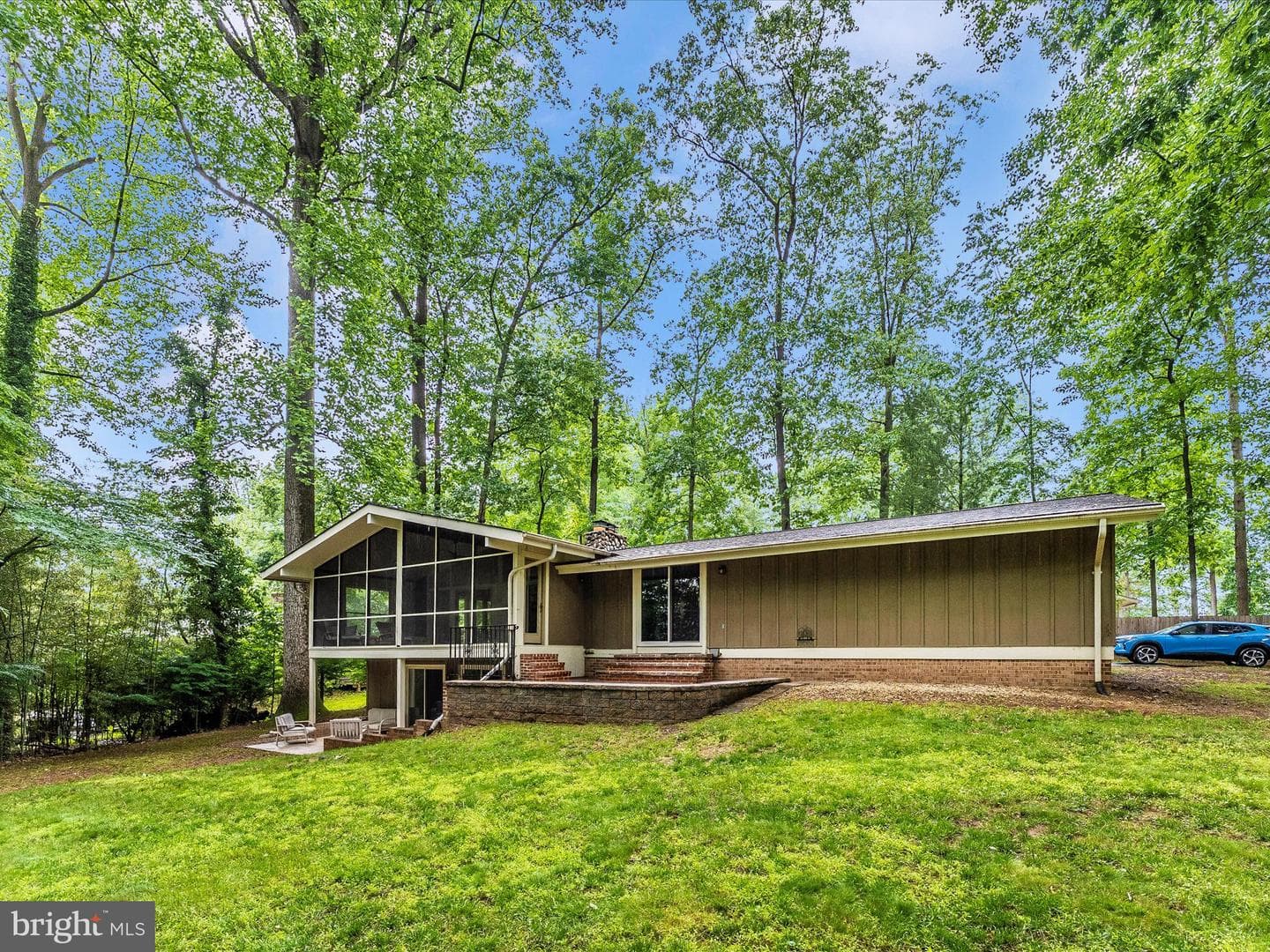 2264 Glenmore Terrace photo 44