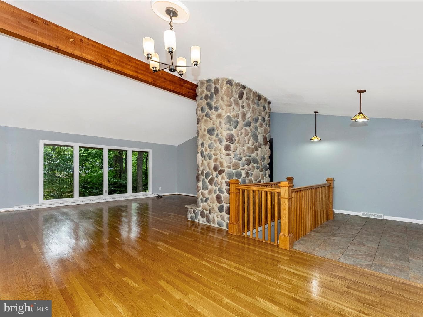 2264 Glenmore Terrace photo 5