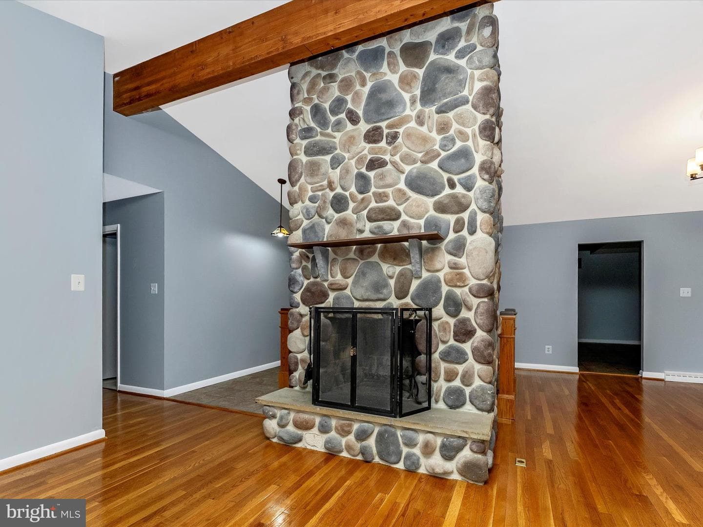 2264 Glenmore Terrace photo 9
