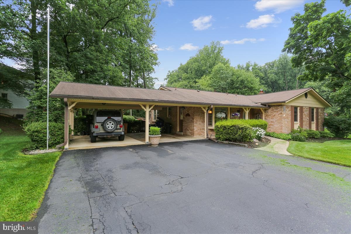 12810 Stonecrest Drive photo 2