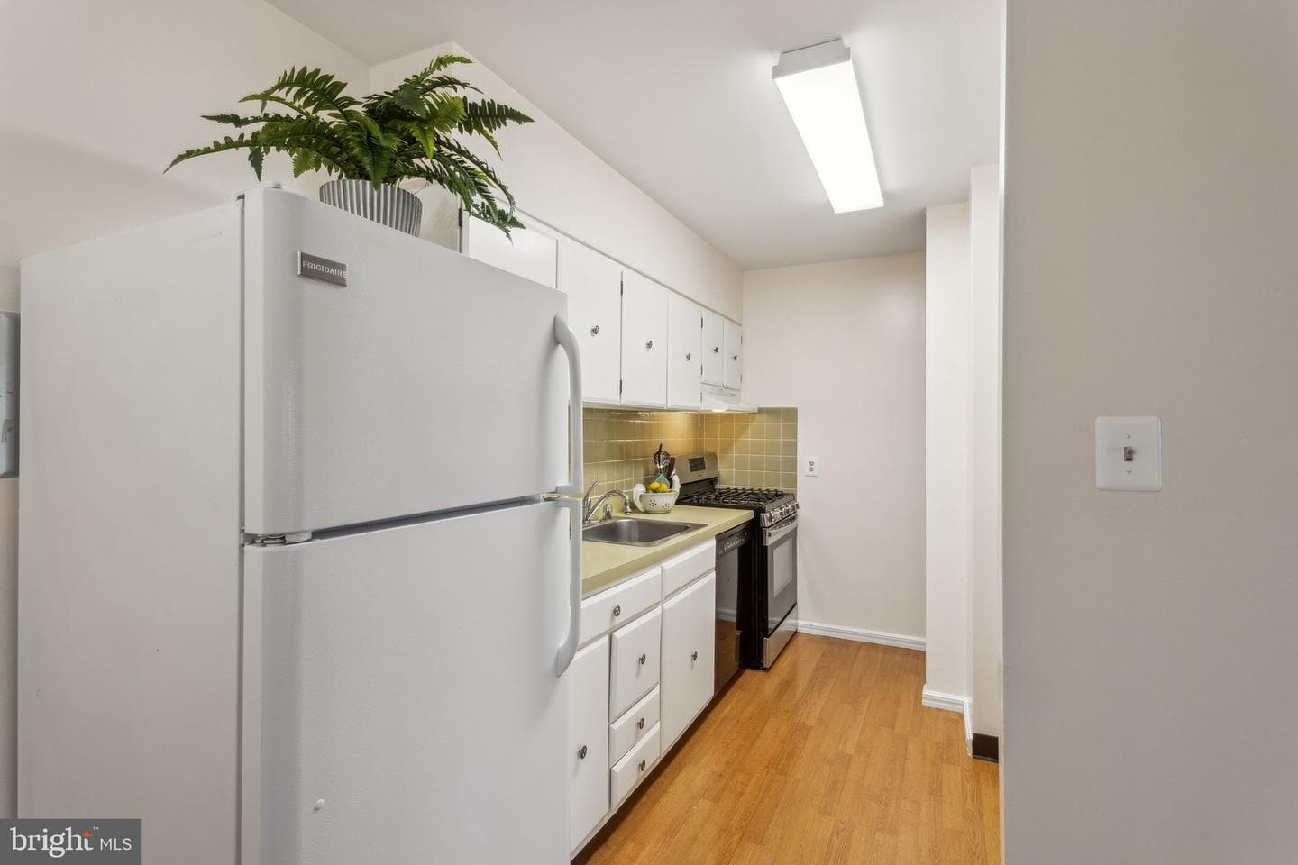 2203 Greenery Lane #202-10 photo 18