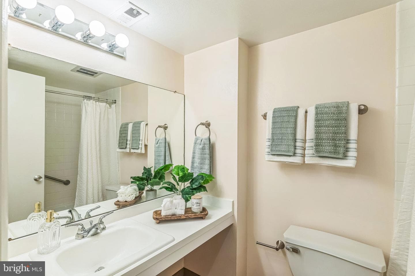 2203 Greenery Lane #202-10 photo 20