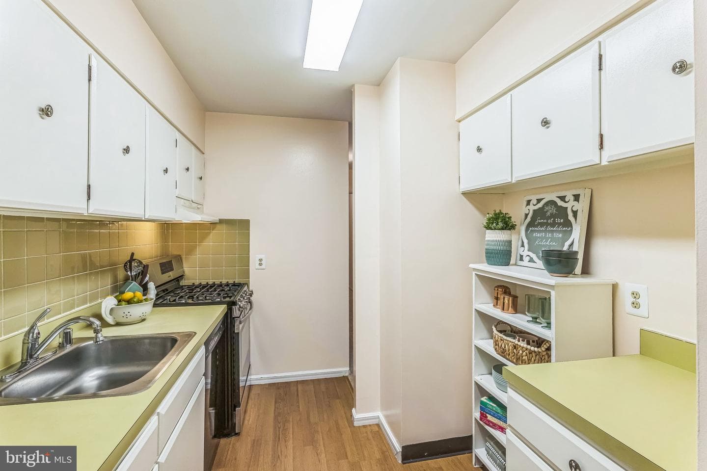 2203 Greenery Lane #202-10 photo 3