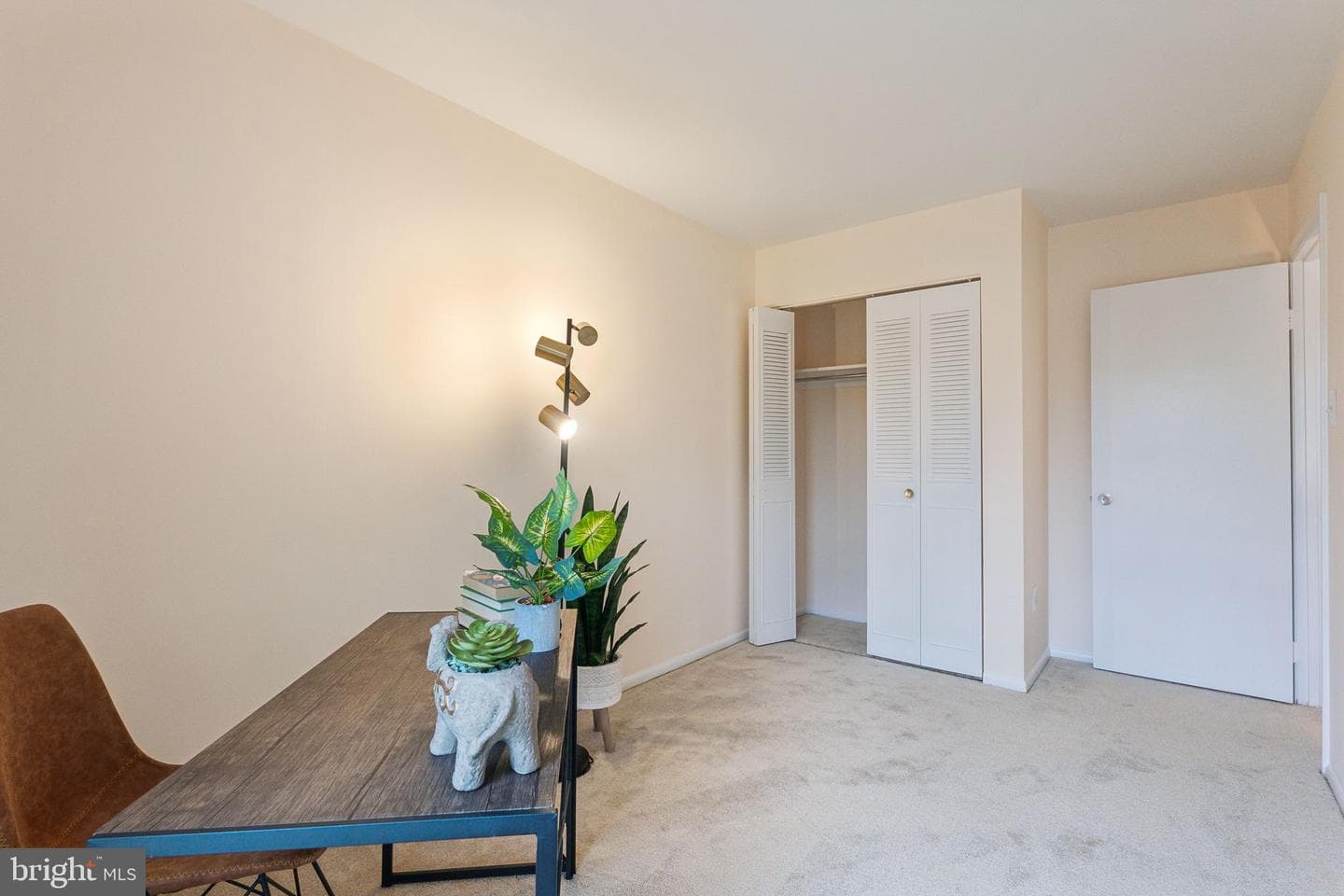 2203 Greenery Lane #202-10 photo 8