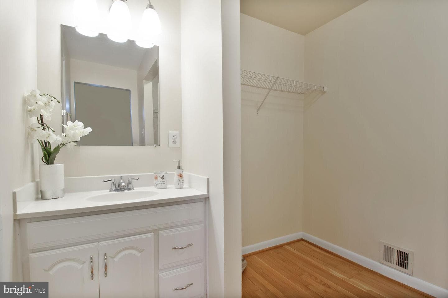 10611 Meadowhill Road photo 22
