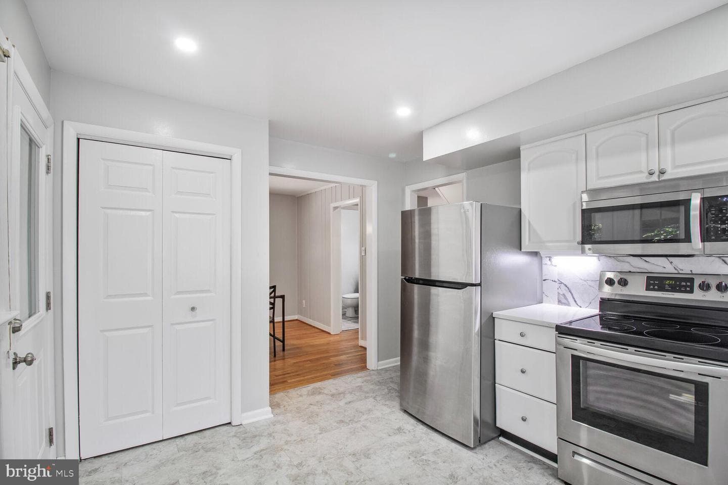 10611 Meadowhill Road photo 6