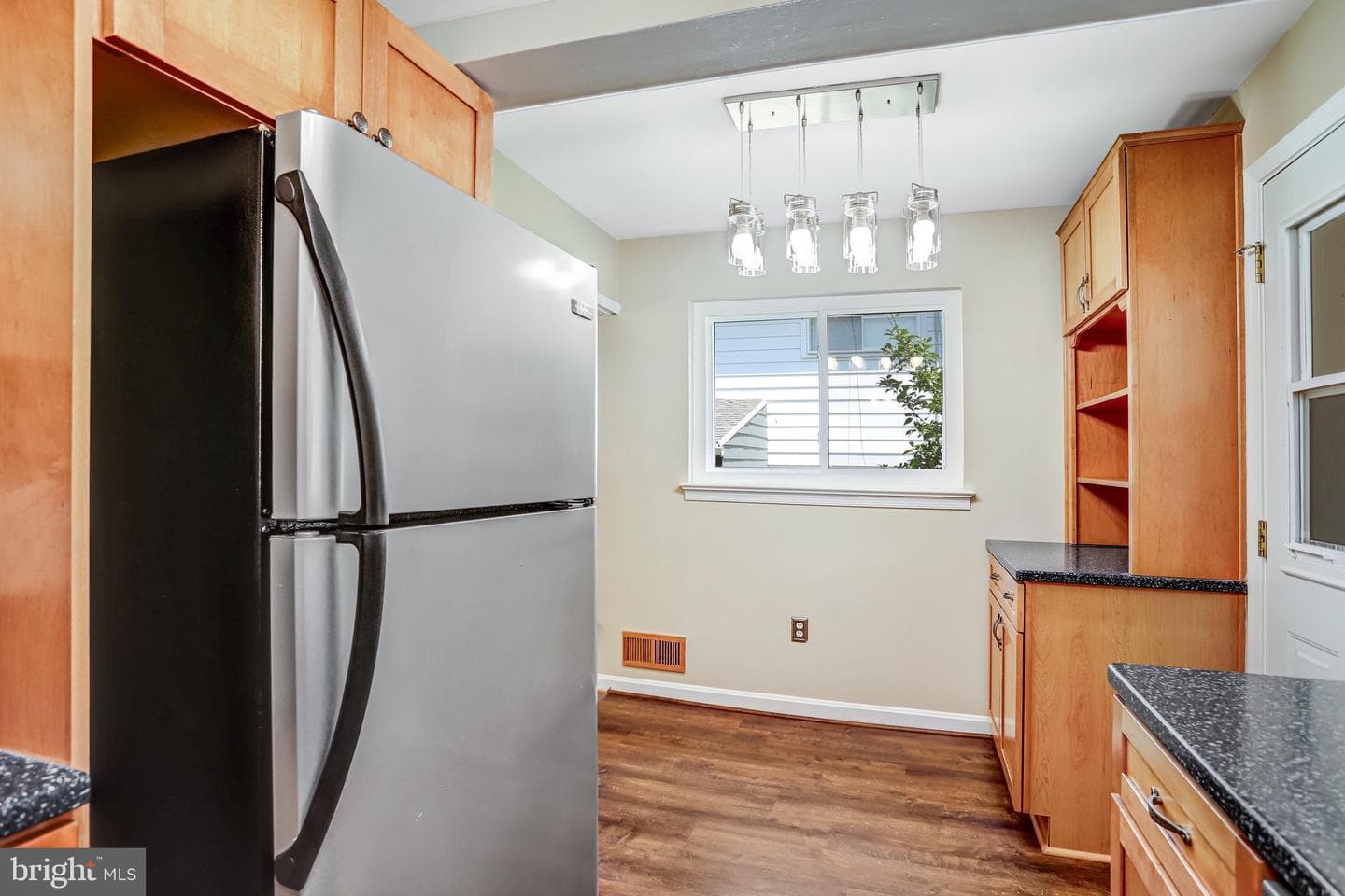 10713 Douglas Avenue photo 18