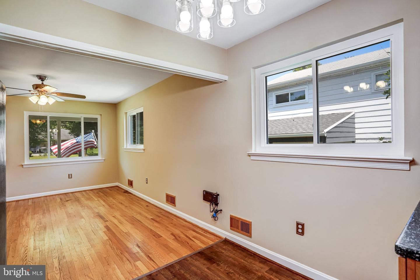 10713 Douglas Avenue photo 22