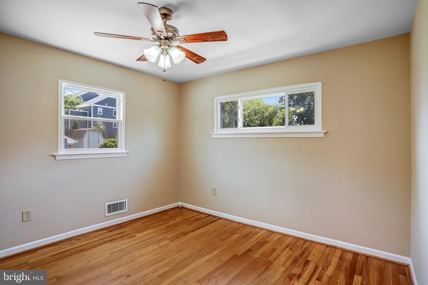 10713 Douglas Avenue photo 24